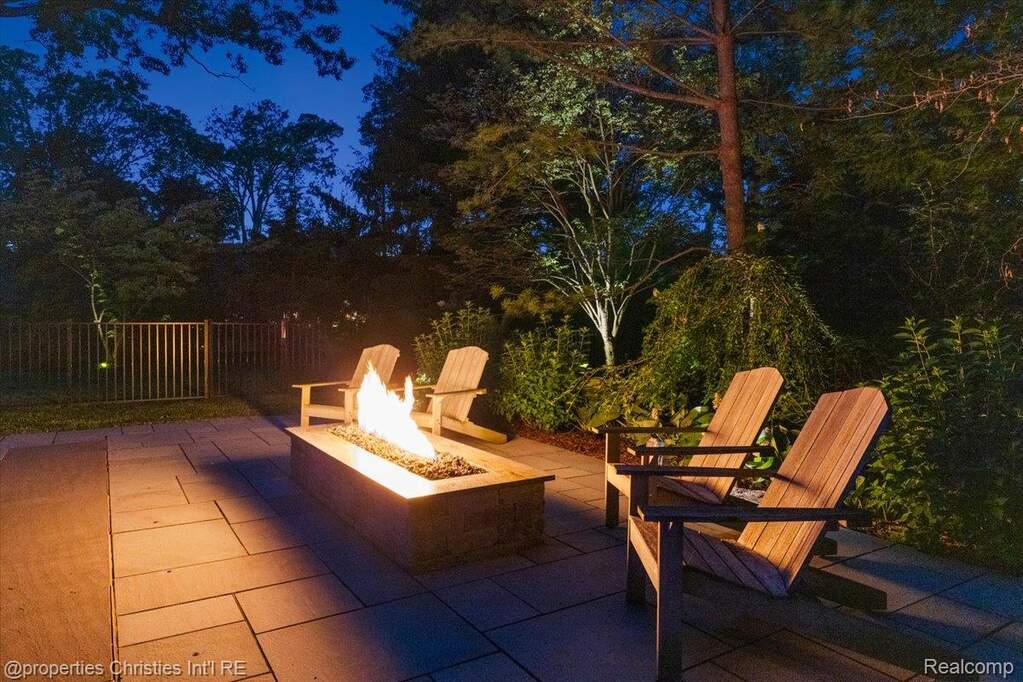 5 Bedroom Single Family Home/House's Image 69