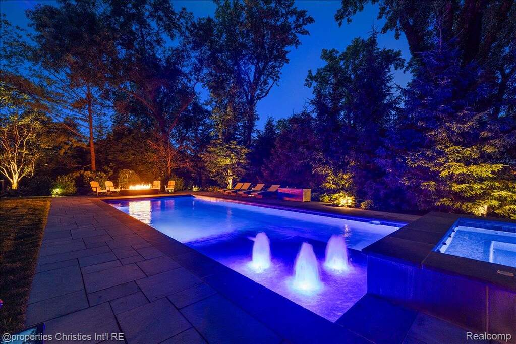 5 Bedroom Single Family Home/House's Image 71