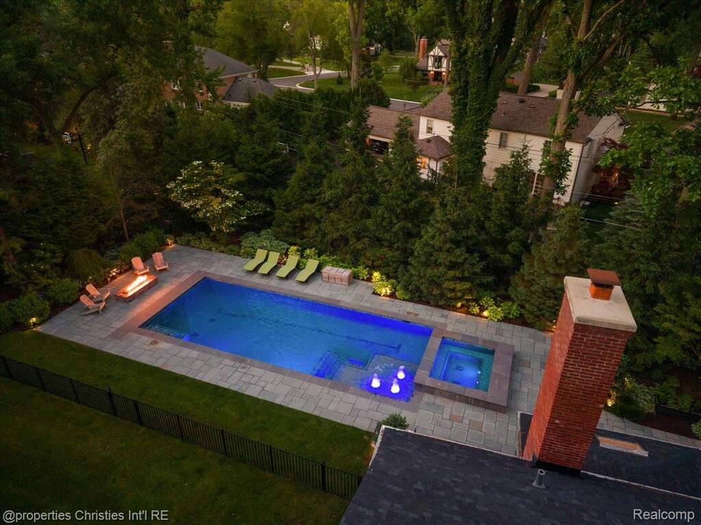 5 Bedroom Single Family Home/House's Image 72