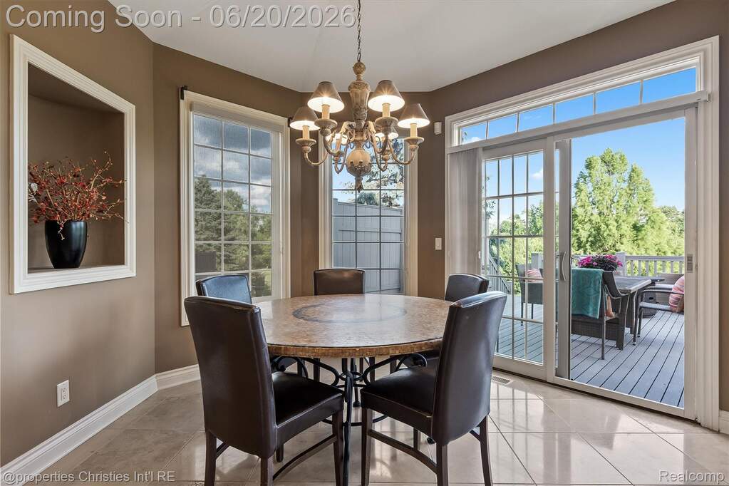 5 Bedroom Single Family Home/House's Image 14