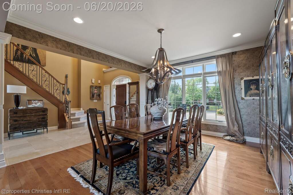 5 Bedroom Single Family Home/House's Image 16