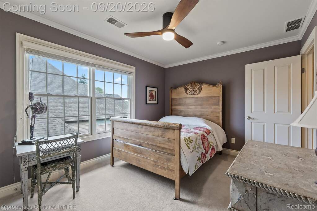 5 Bedroom Single Family Home/House's Image 26