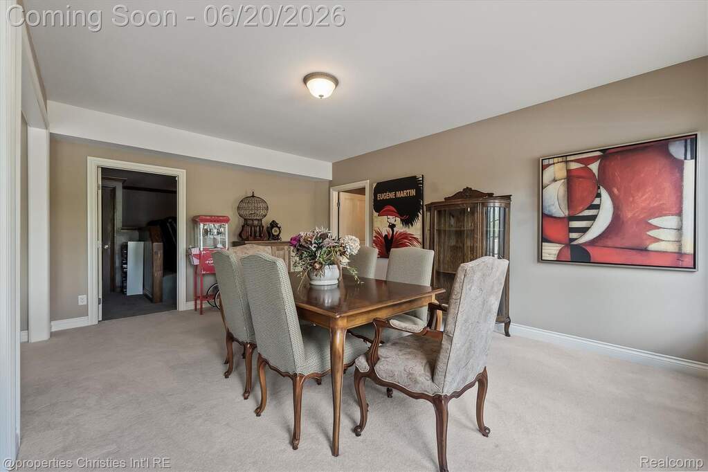 5 Bedroom Single Family Home/House's Image 36