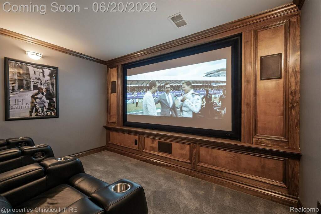 5 Bedroom Single Family Home/House's Image 38