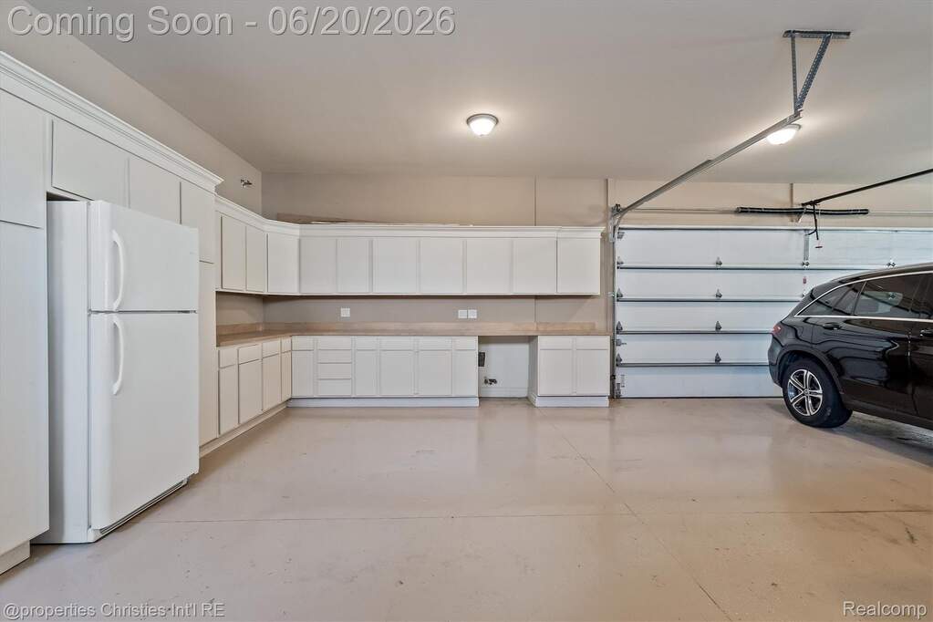 5 Bedroom Single Family Home/House's Image 41
