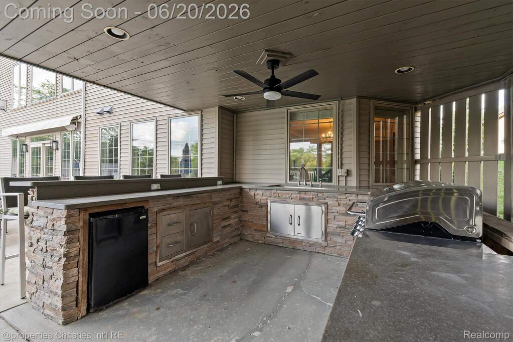 5 Bedroom Single Family Home/House's Image 50