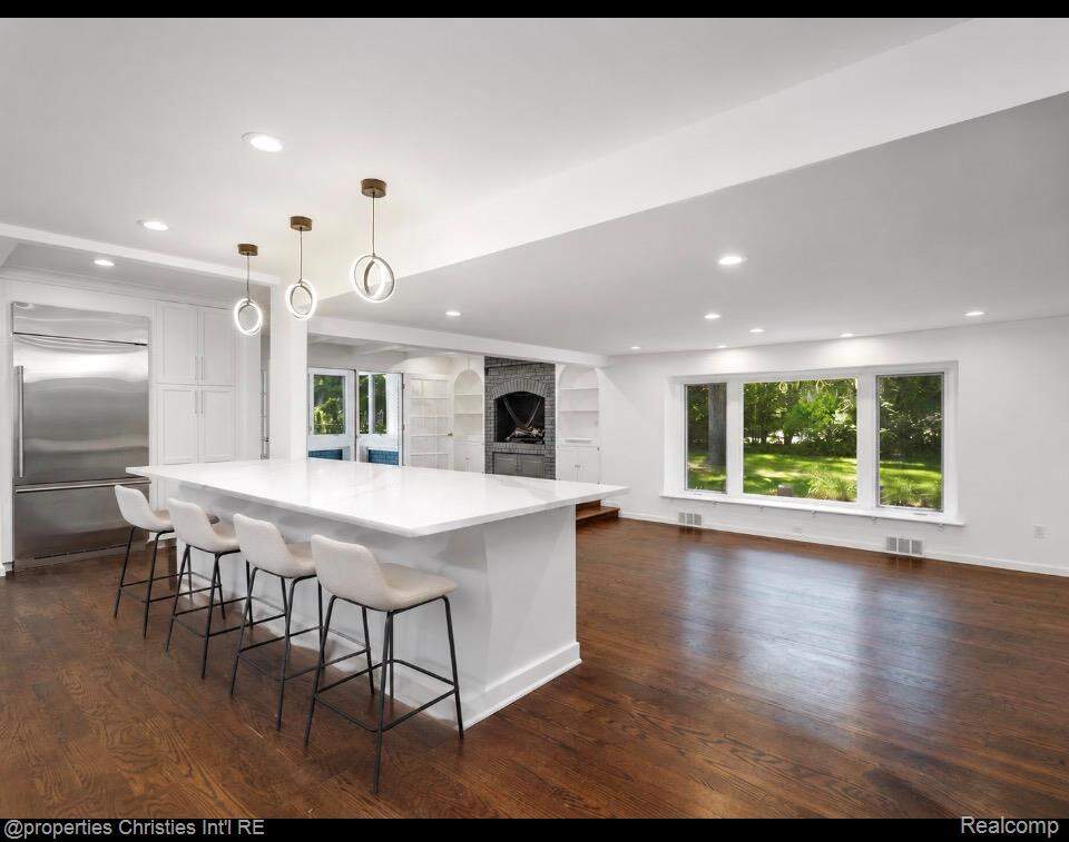 4 Bedroom Single Family Home/House's Image 9