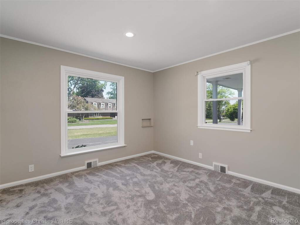 4 Bedroom Single Family Home/House's Image 22