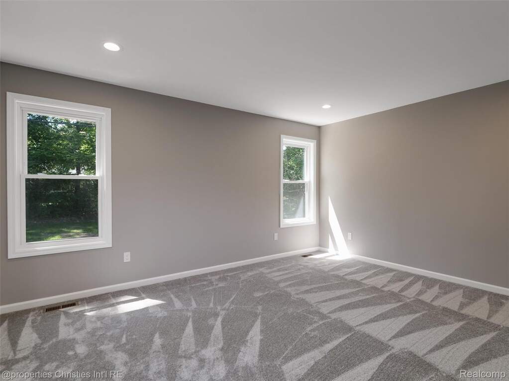 4 Bedroom Single Family Home/House's Image 30