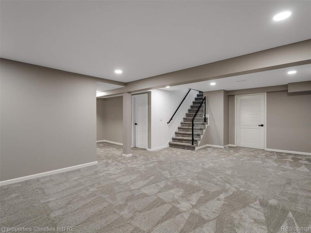4 Bedroom Single Family Home/House's Image 32