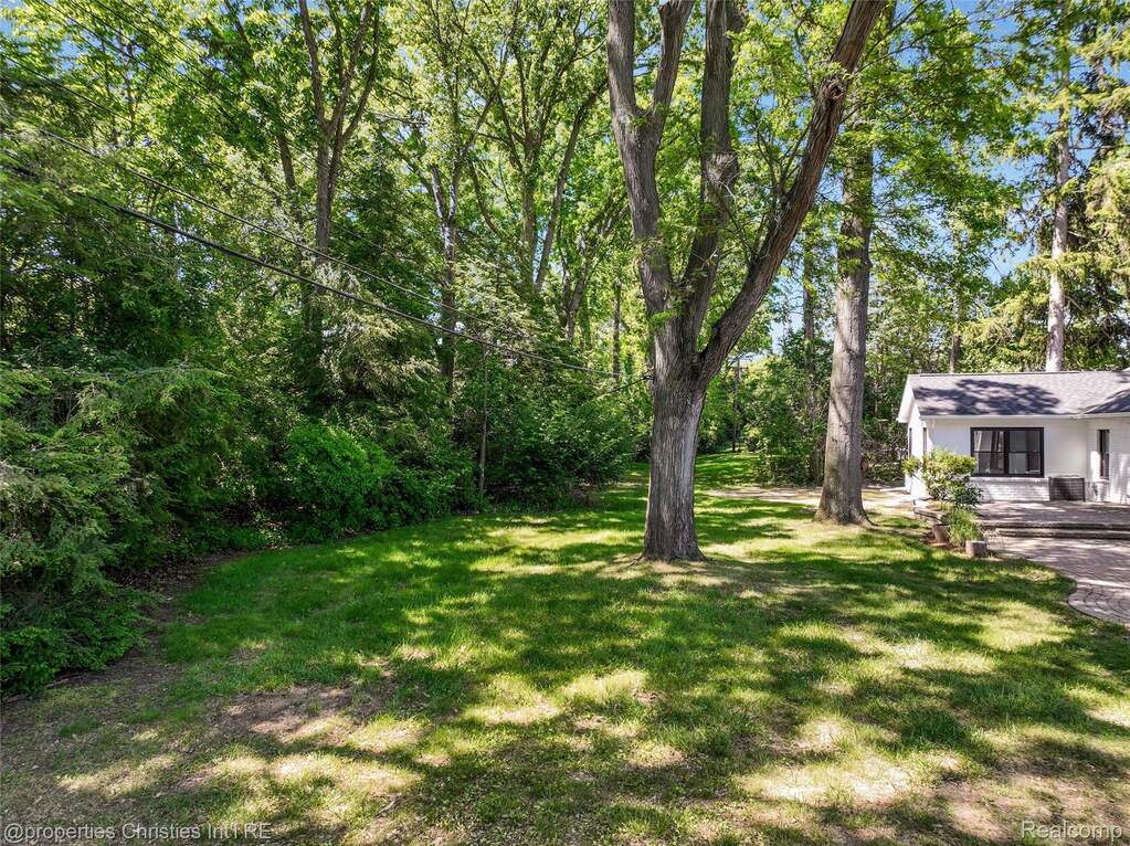 4 Bedroom Single Family Home/House's Image 35