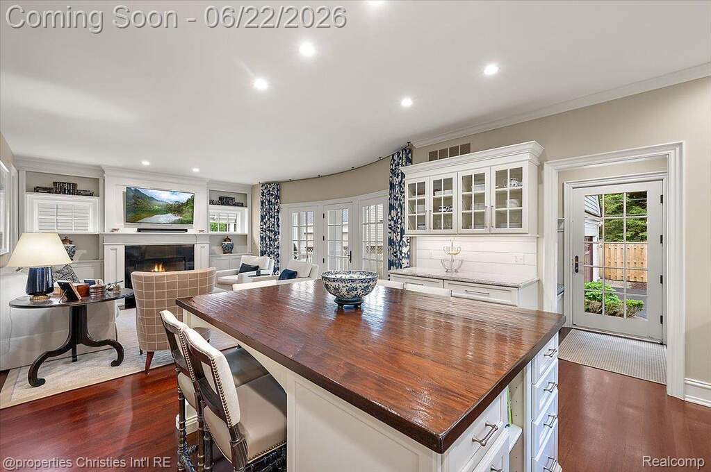 4 Bedroom Single Family Home/House's Image 8
