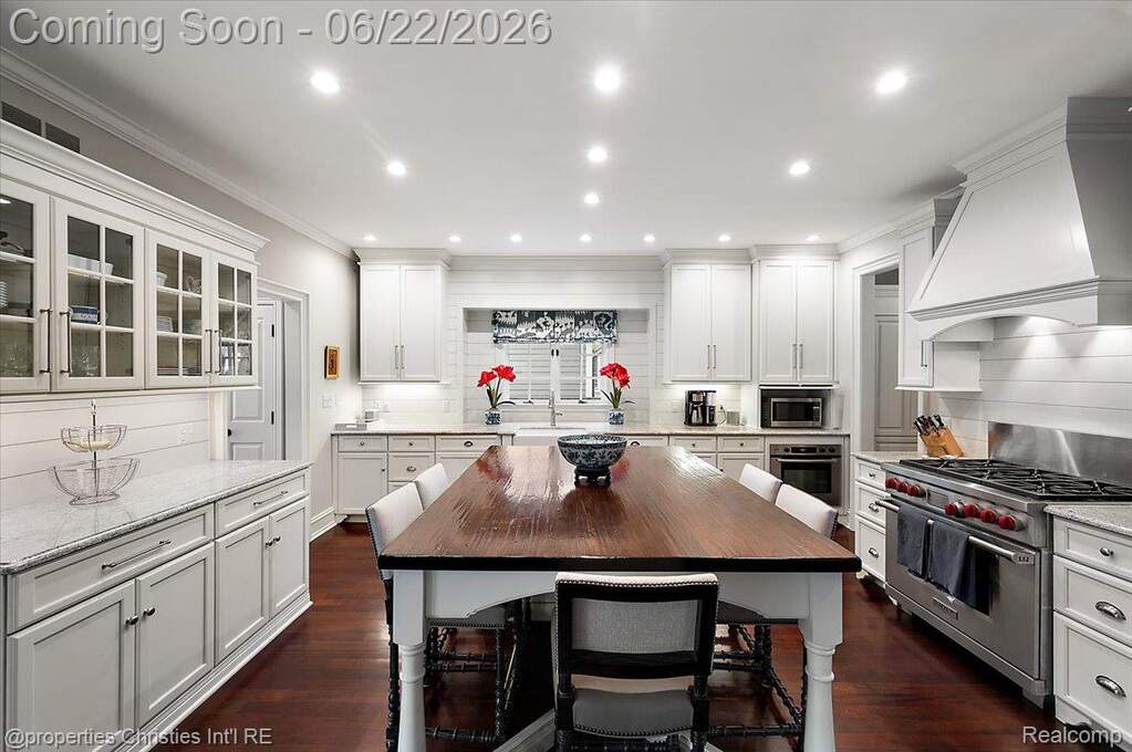 4 Bedroom Single Family Home/House's Image 10