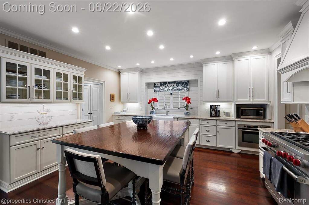 4 Bedroom Single Family Home/House's Image 13