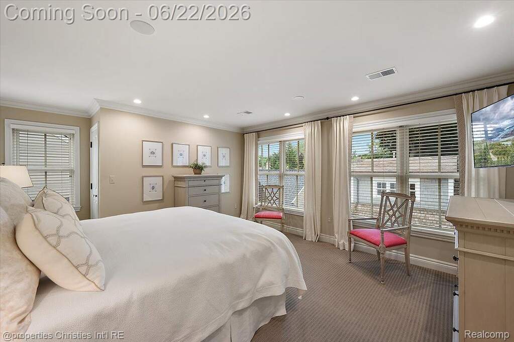 4 Bedroom Single Family Home/House's Image 25