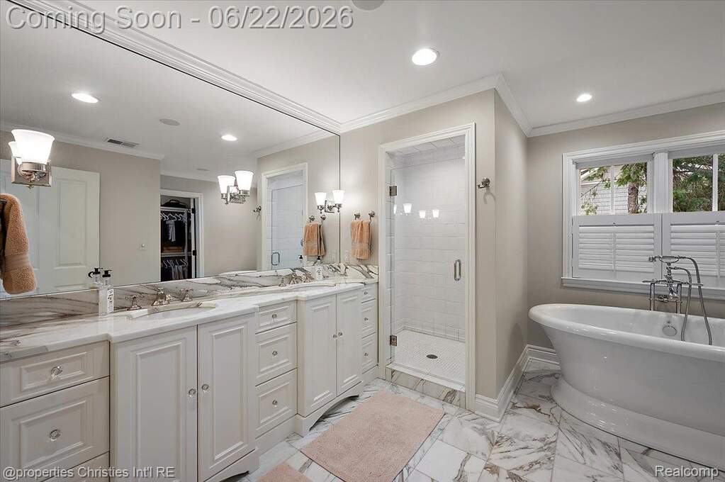 4 Bedroom Single Family Home/House's Image 27