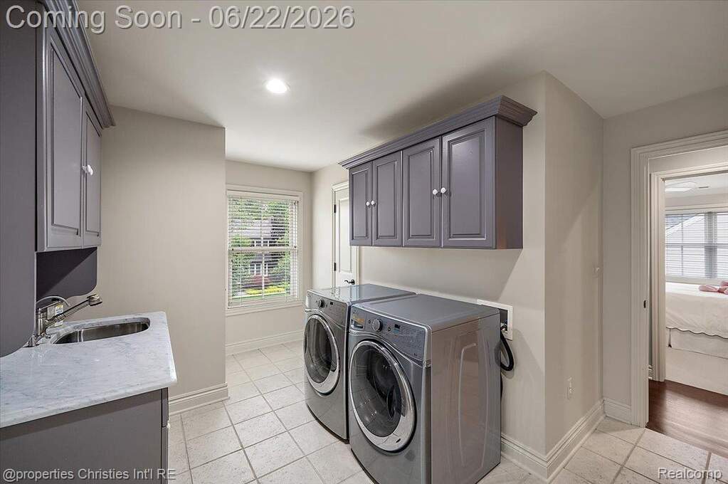 4 Bedroom Single Family Home/House's Image 39