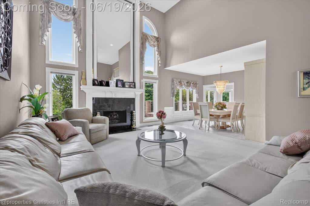 4 Bedroom Single Family Home/House's Image 9