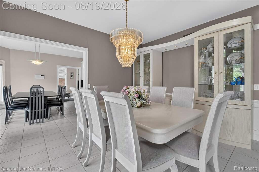 4 Bedroom Single Family Home/House's Image 12