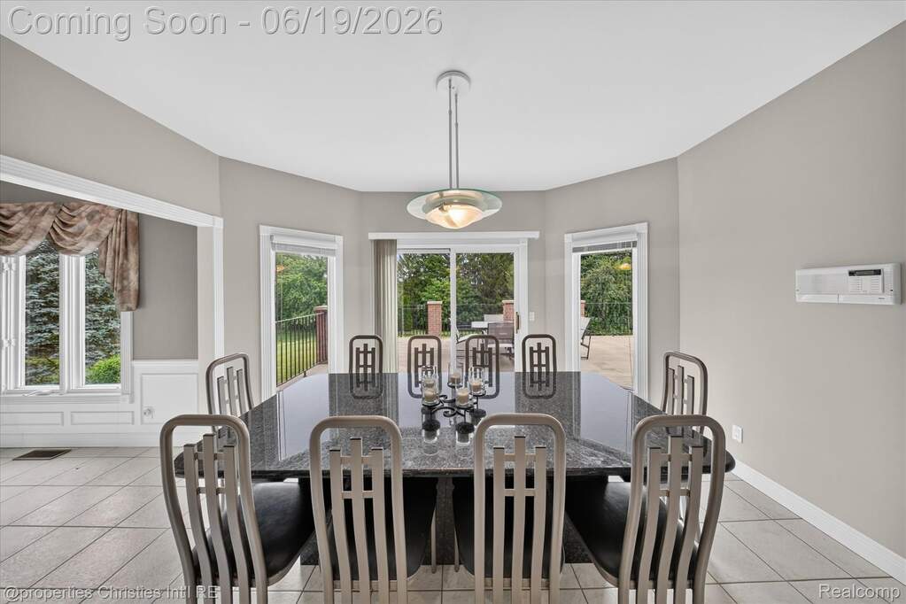 4 Bedroom Single Family Home/House's Image 13