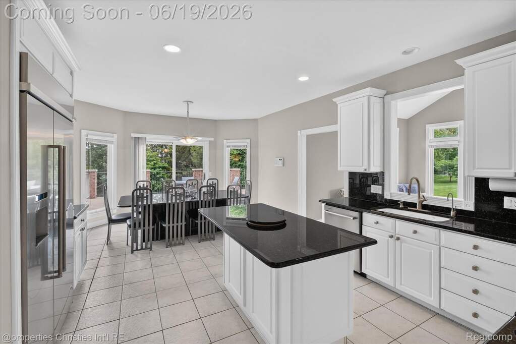 4 Bedroom Single Family Home/House's Image 15