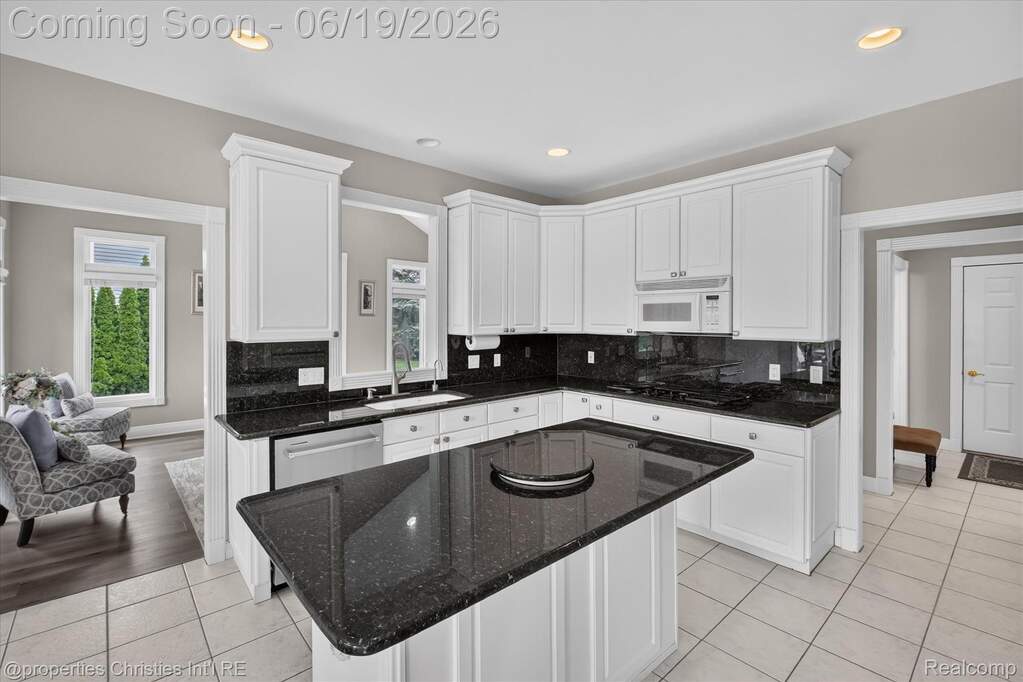 4 Bedroom Single Family Home/House's Image 18