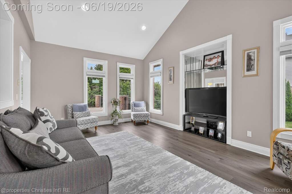 4 Bedroom Single Family Home/House's Image 19
