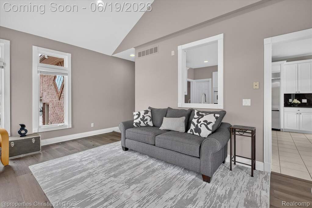 4 Bedroom Single Family Home/House's Image 20