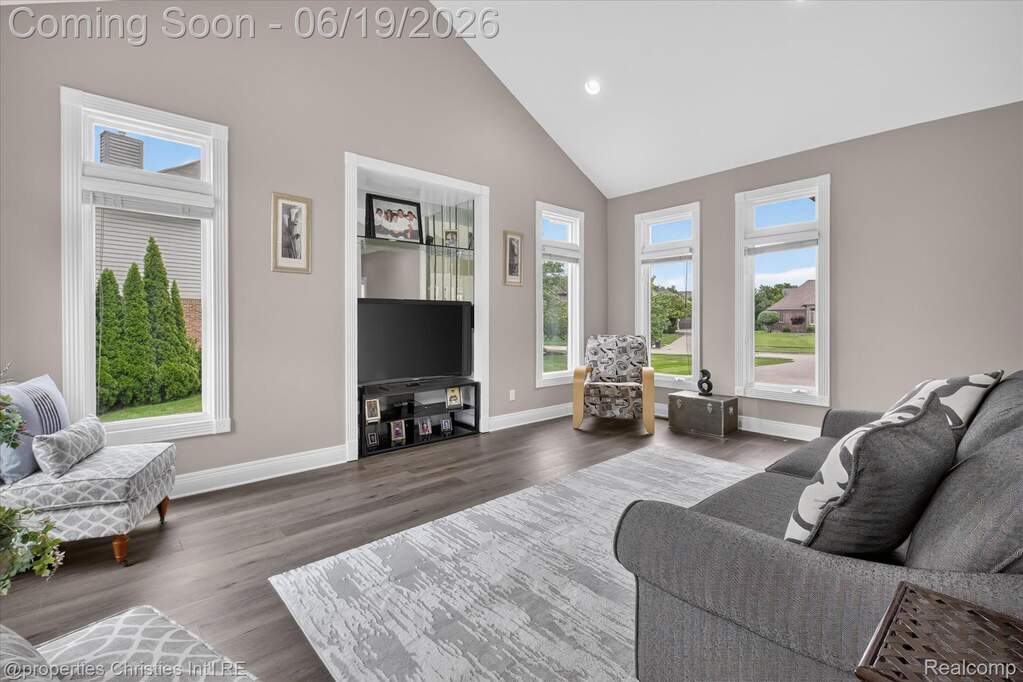4 Bedroom Single Family Home/House's Image 21
