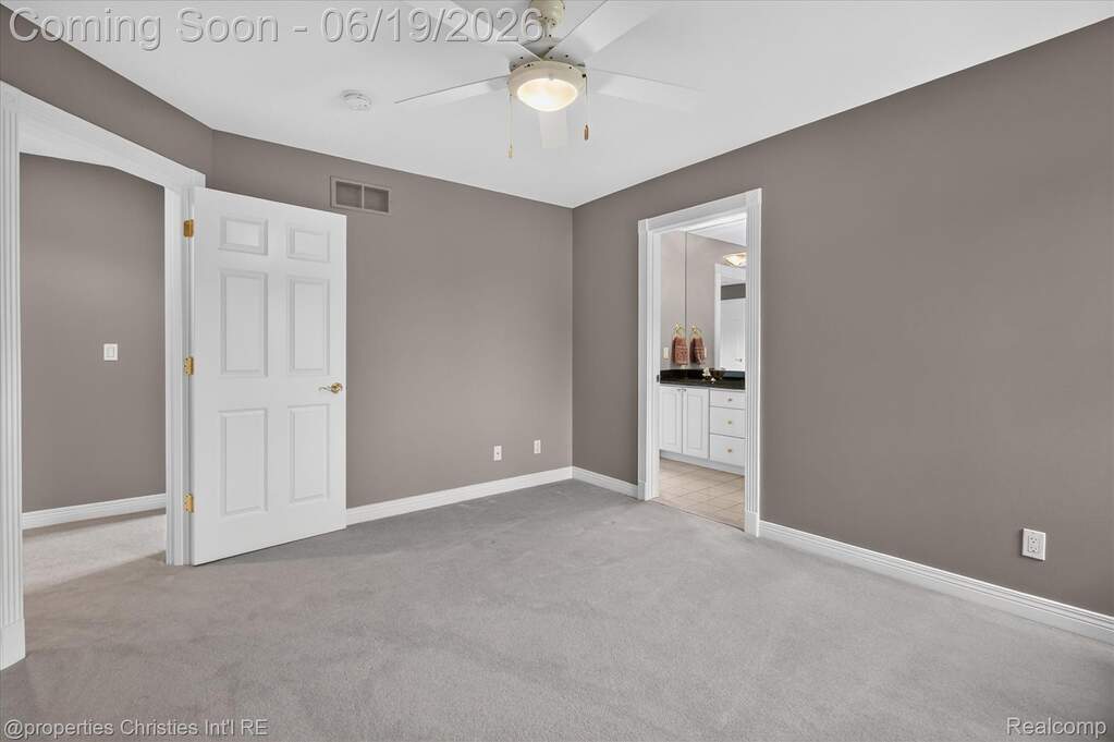4 Bedroom Single Family Home/House's Image 34