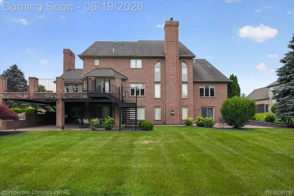 4 Bedroom Single Family Home/House's Image 3