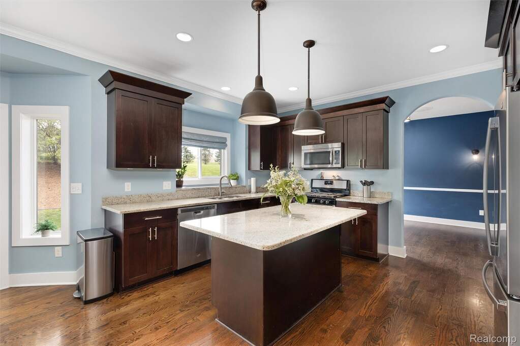 4 Bedroom Single Family Home/House's Image 10