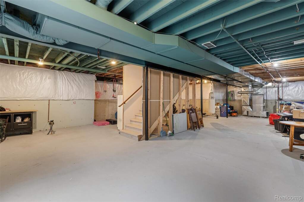 4 Bedroom Single Family Home/House's Image 28