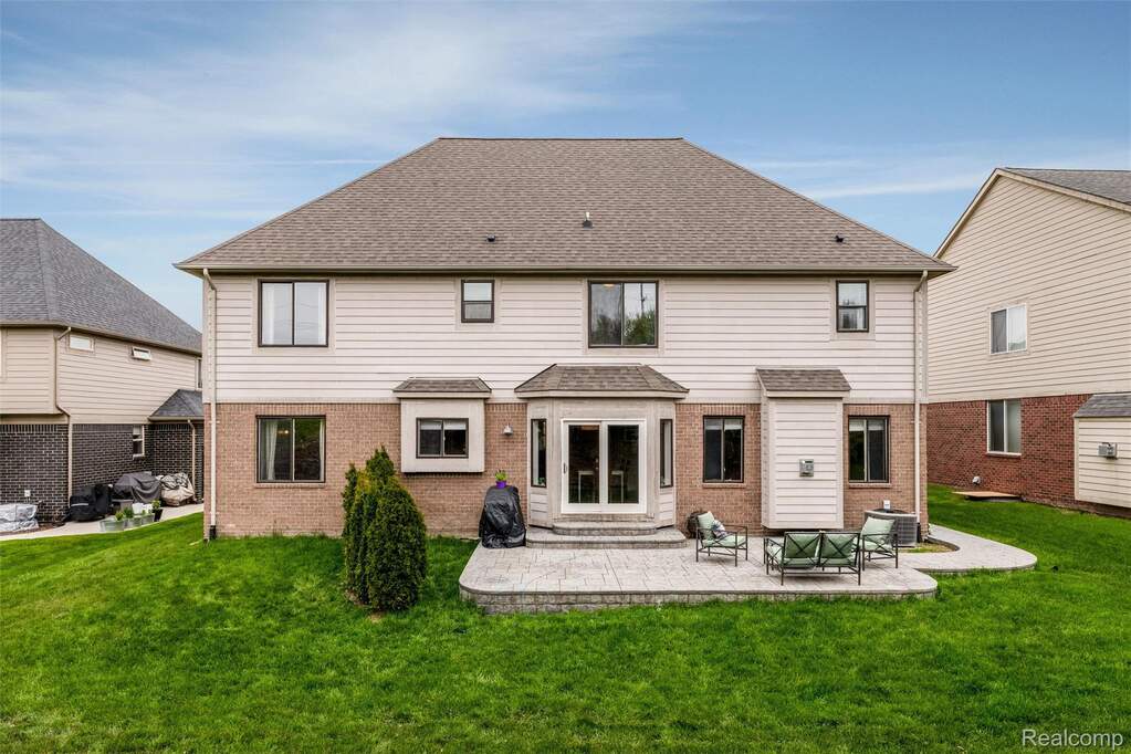 4 Bedroom Single Family Home/House's Image 31