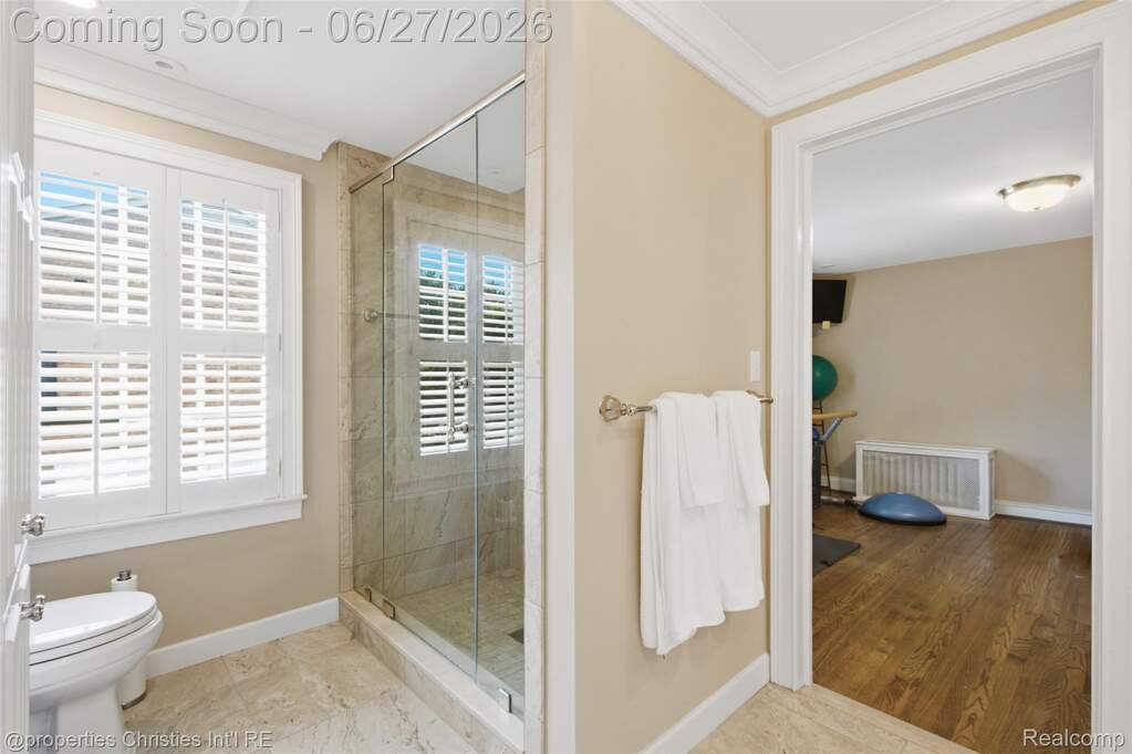 5 Bedroom Single Family Home/House's Image 18