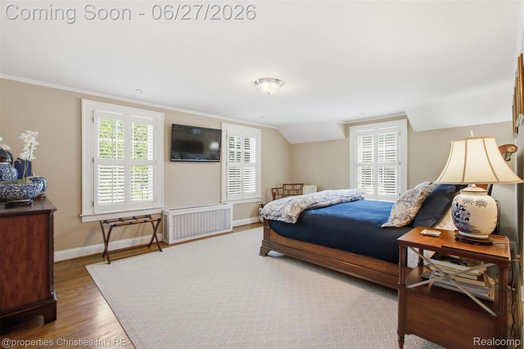 5 Bedroom Single Family Home/House's Image 20