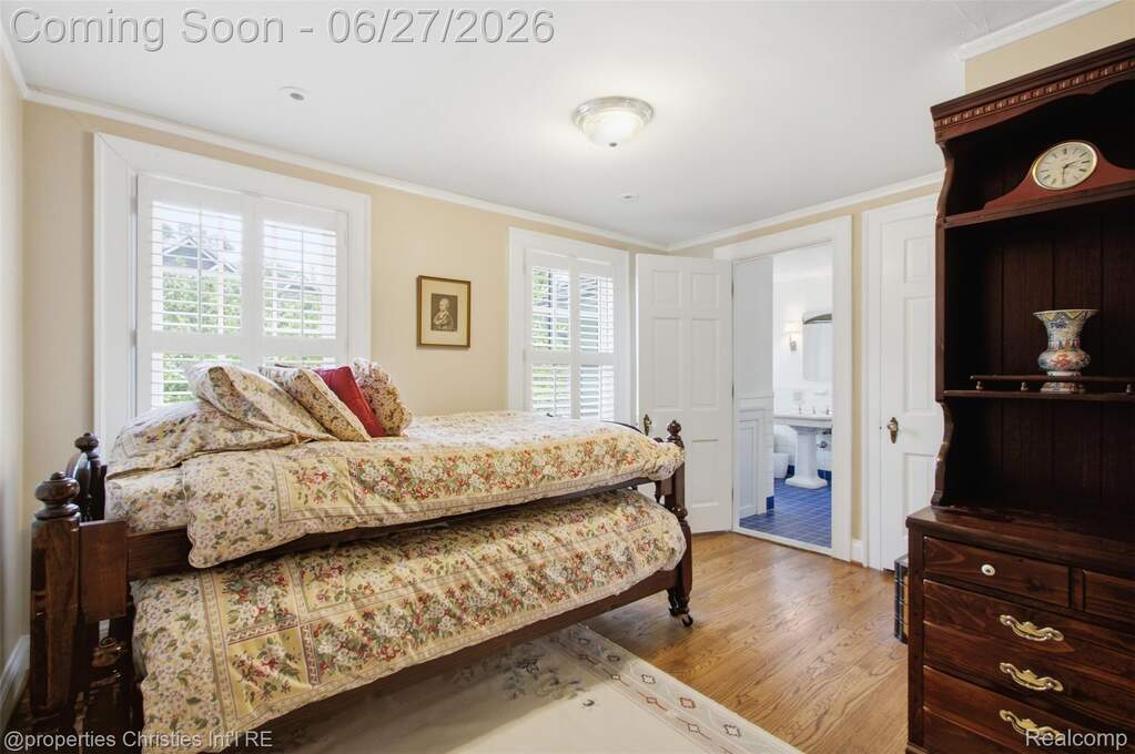 5 Bedroom Single Family Home/House's Image 24