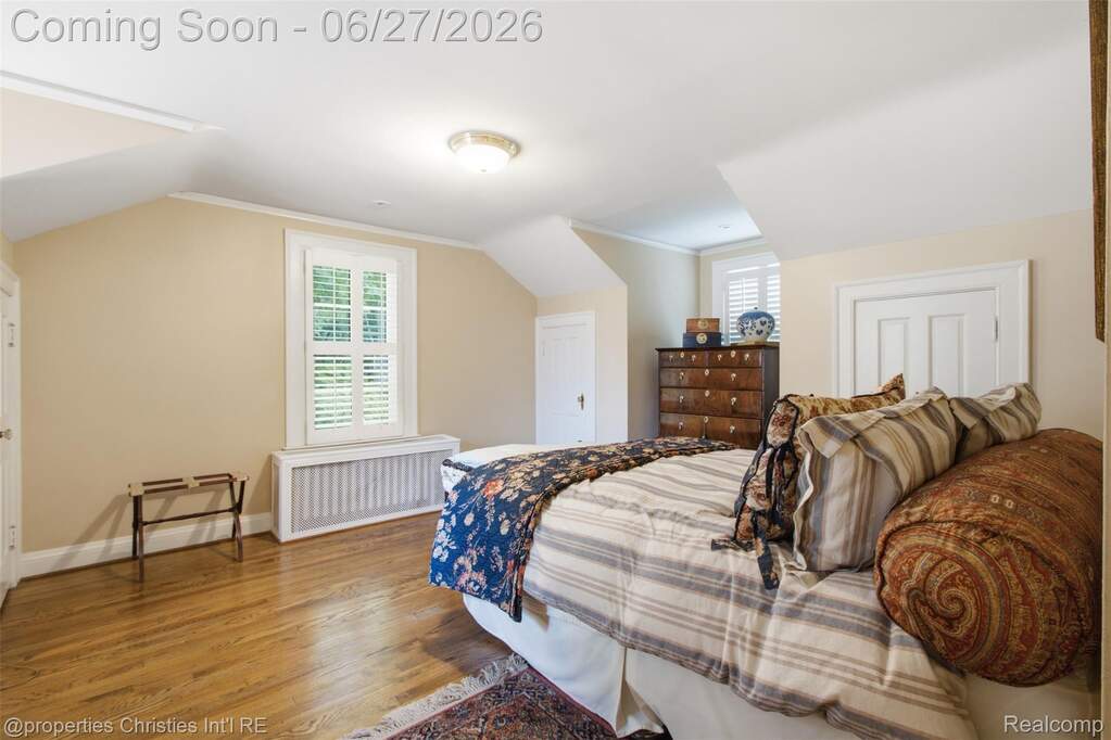5 Bedroom Single Family Home/House's Image 27