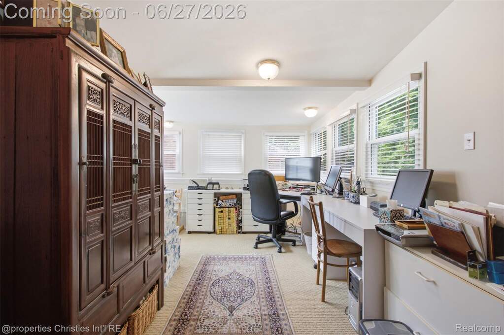 5 Bedroom Single Family Home/House's Image 28
