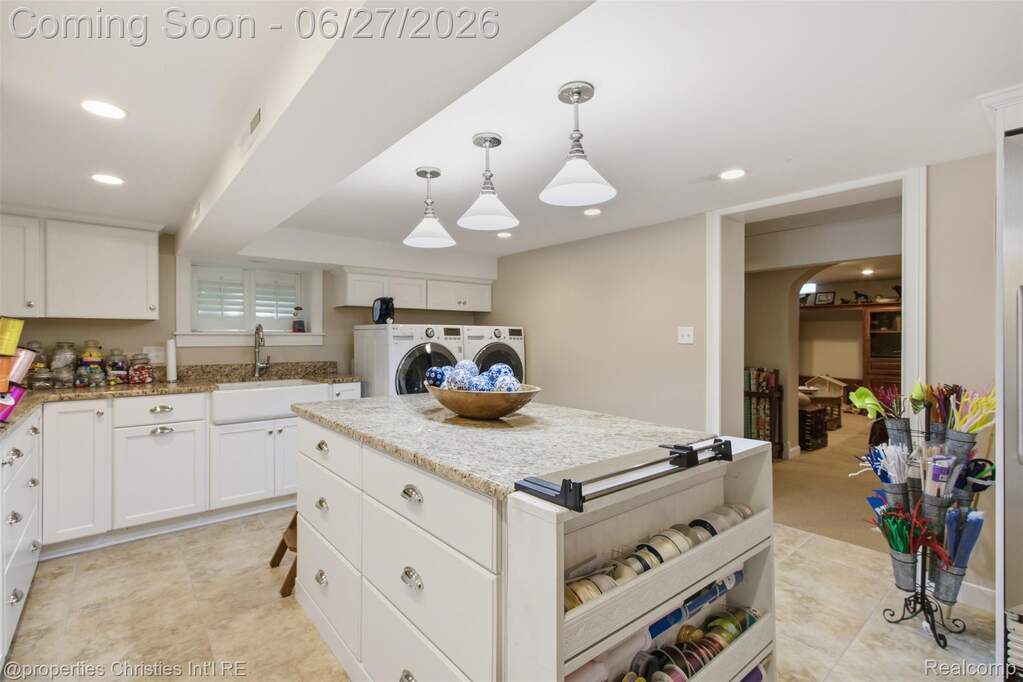 5 Bedroom Single Family Home/House's Image 36