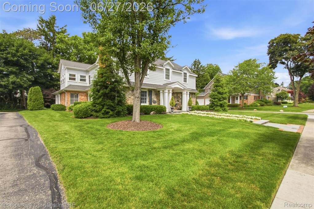 5 Bedroom Single Family Home/House's Image 44