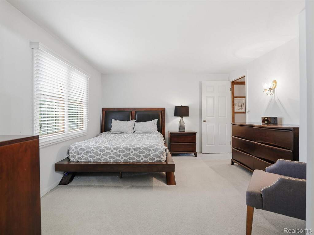 4 Bedroom Single Family Home/House's Image 30