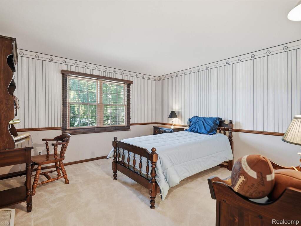 4 Bedroom Single Family Home/House's Image 32