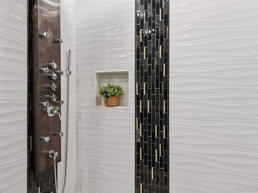 4 Bedroom Single Family Home/House's Image 35