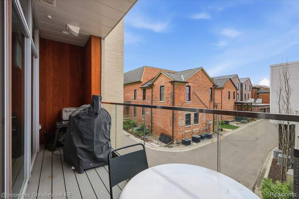 3 Bedroom Villa/Townhouse's Image 9