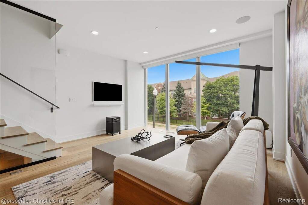 3 Bedroom Villa/Townhouse's Image 15