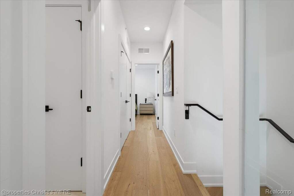3 Bedroom Villa/Townhouse's Image 17