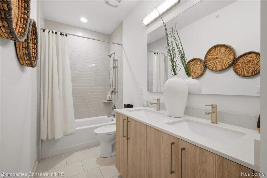 3 Bedroom Villa/Townhouse's Image 24