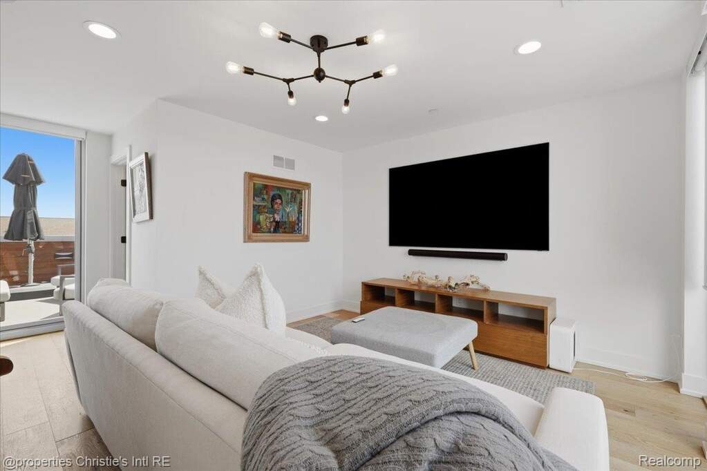 3 Bedroom Villa/Townhouse's Image 26