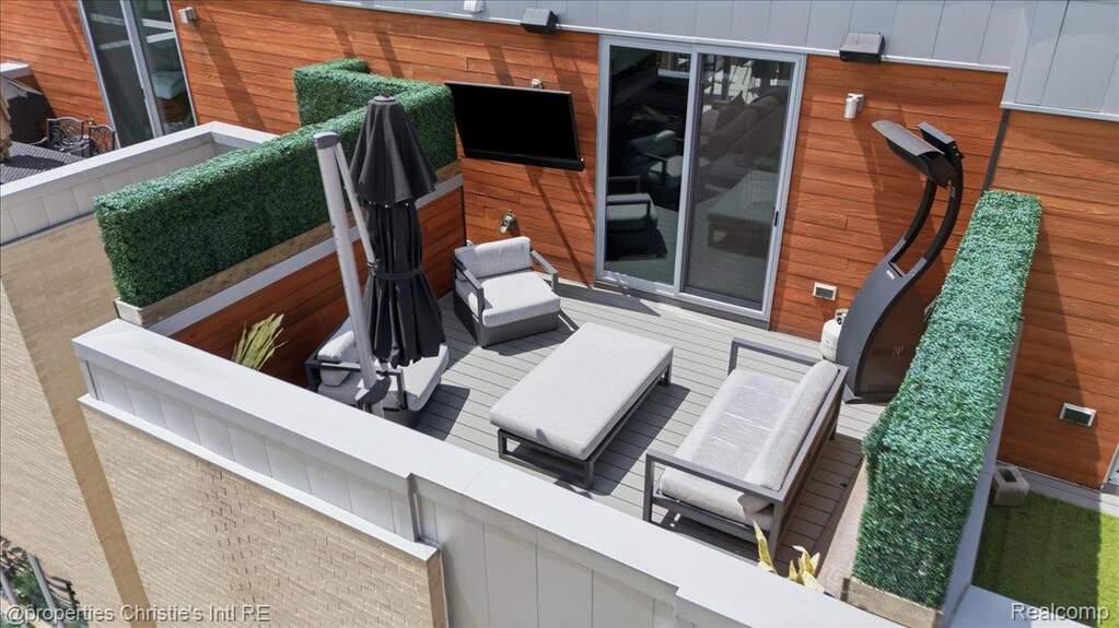 3 Bedroom Villa/Townhouse's Image 29